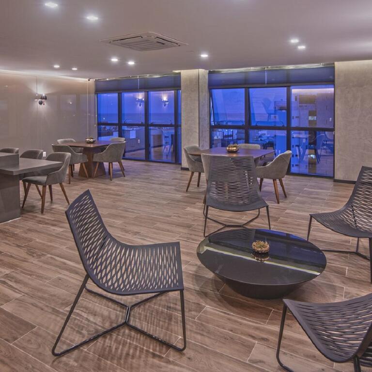 Apartamento Edifício Time, 802. Com Vista O Mar!